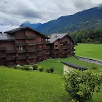 In Village, Mountain View Morillon