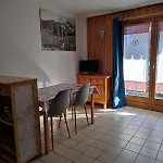 In Village, Mountain View Morillon