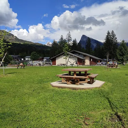 In Village, Mountain View * Morillon
