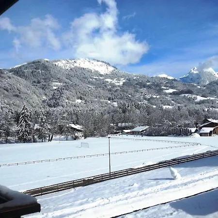In Village, Mountain View Apartman Morillon