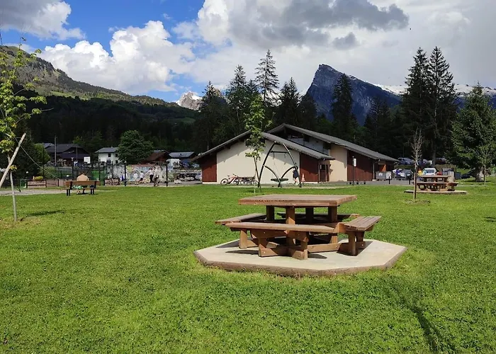 In Village, Mountain View * Morillon